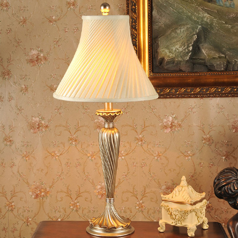 패브릭 갓 E27 테이블 램프 고급스러운 고대 유럽 스타일 침대 옆 램프 거실 인테리어 호텔 침실 테이블 램프/Fabric Lampshade E27 Table Lamp Luxurious Ancient European Style Bedside Lamp Living